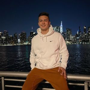 Meet your Posher, Daniel felipe